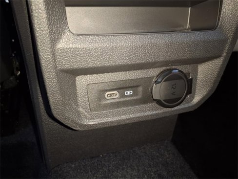 Used 2021 Volkswagen Tiguan S image 10