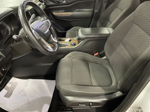 Used 2019 GMC Acadia SLE image 8