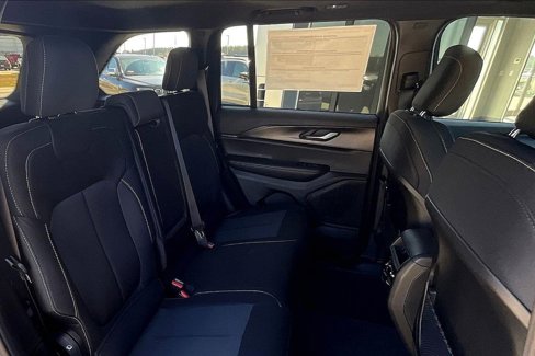 New 2025 Jeep Grand Cherokee Laredo X image 29