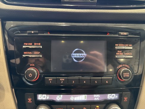 Used 2018 Nissan Rogue Sport SV image 24