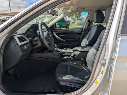 Used 2015 BMW 320i Sedan image 9