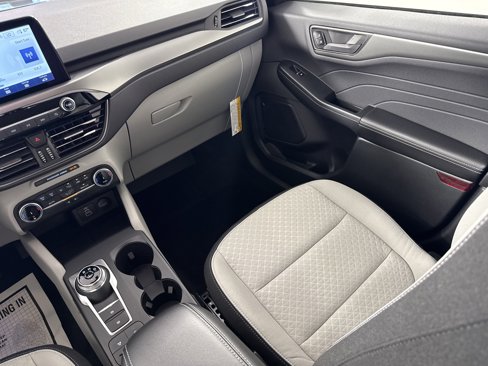 New 2025 Ford Escape Active image 16