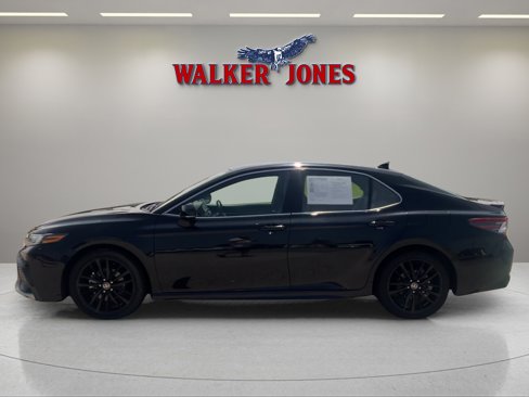 Used 2023 Toyota Camry XSE image 6
