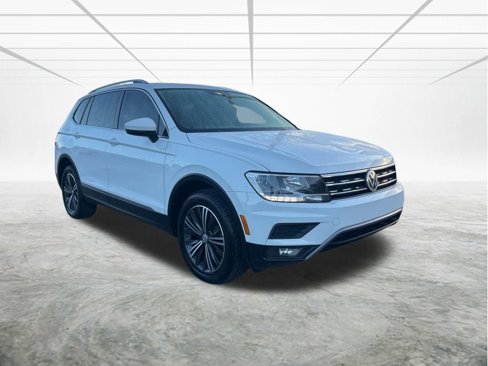 Used 2018 Volkswagen Tiguan SEL image 2