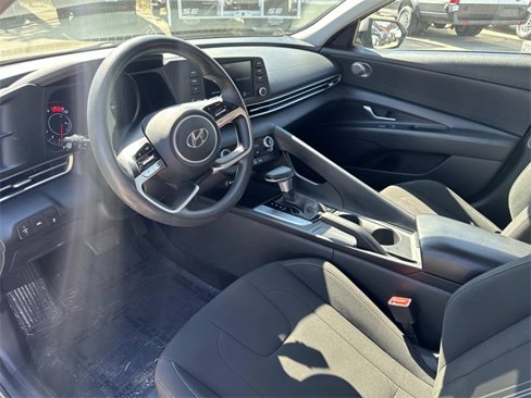 Used 2021 Hyundai Elantra SEL image 15