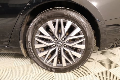 Used 2024 Nissan Altima 2.5 SV image 17