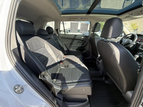 Used 2019 Volkswagen Tiguan SEL Premium image 21