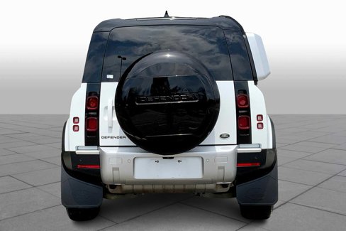 Used 2023 Land Rover Defender 110 S image 4