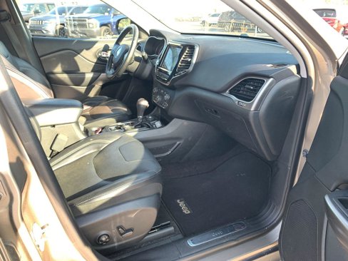 Used 2019 Jeep Cherokee Limited image 10