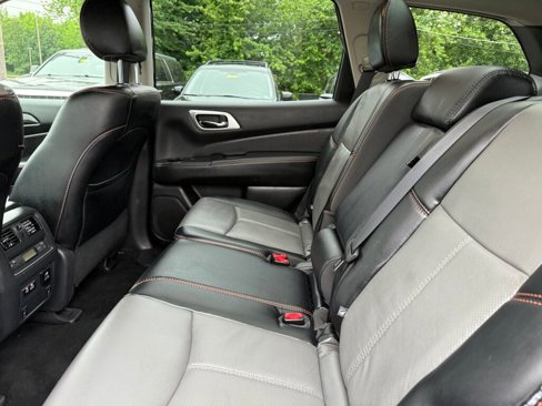 Used 2019 Nissan Pathfinder SL image 25