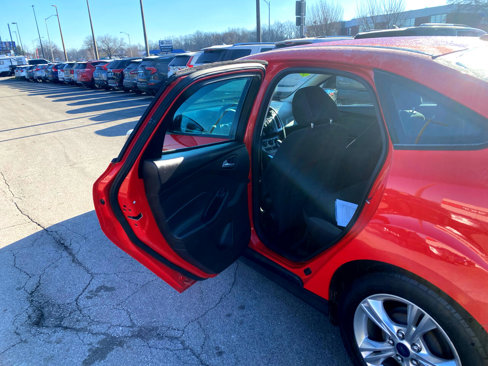 Used 2014 Ford Focus SE w/ SE Winter Package image 11