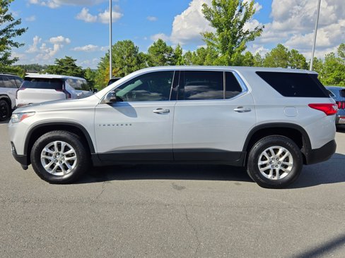 Used 2021 Chevrolet Traverse LS image 4