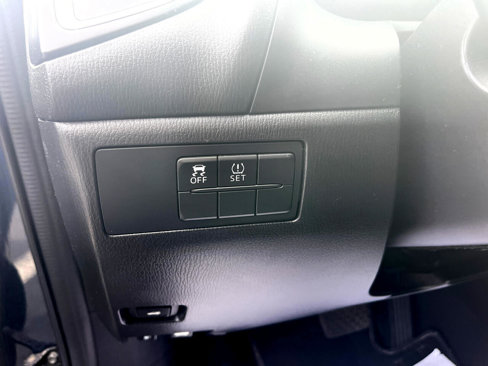 Used 2014 MAZDA MAZDA3 i SV image 33