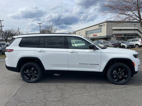 New 2025 Jeep Grand Cherokee L Altitude image 8