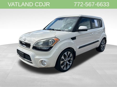 Used 2013 Kia Soul ! w/ Premium Pkg image 3