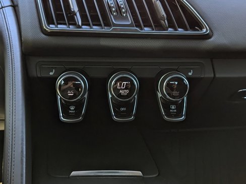 Used 2018 Audi R8 V10 w/ Premium Package image 23