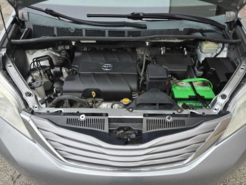 Used 2015 Toyota Sienna XLE Premium image 17