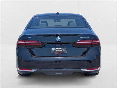 New 2026 BMW i5 eDrive40 image 7