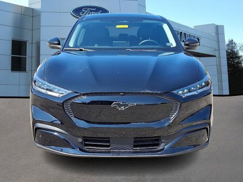 Certified 2022 Ford Mustang Mach-E Select w/ Comfort/Technology Package image 2