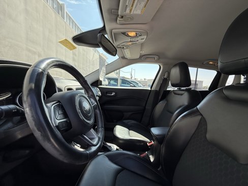 Used 2018 Jeep Compass Latitude w/ Popular Equipment Group image 5