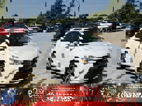 Used 2017 Toyota Camry XLE image 1