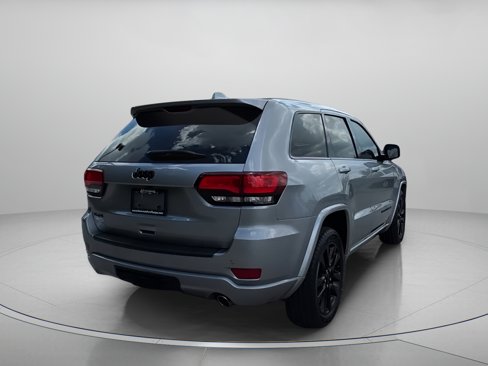 Used 2019 Jeep Grand Cherokee Altitude image 27