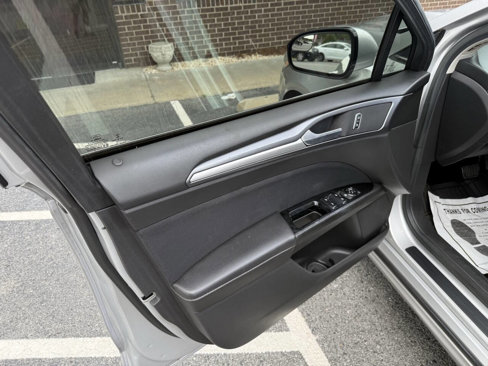 Used 2014 Ford Fusion SE image 10