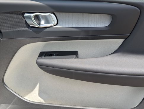 New 2026 Volvo XC40 B5 Plus w/ Protection Package Premier image 39