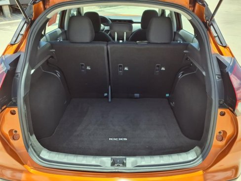 Used 2023 Nissan Kicks SV image 12