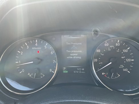 Used 2017 Nissan Rogue SV image 12