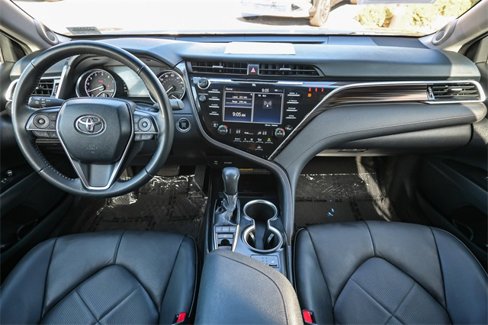 Used 2018 Toyota Camry XLE image 13
