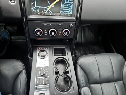 Used 2018 Land Rover Discovery SE image 67