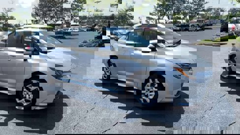 Used 2024 Toyota Corolla LE image 2
