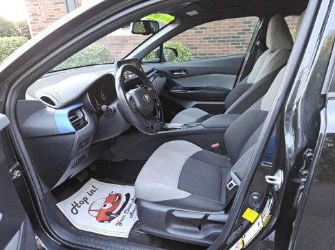 Used 2019 Toyota C-HR XLE image 14