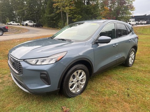 Certified 2023 Ford Escape Active w/ Tech Pack #2 image 3