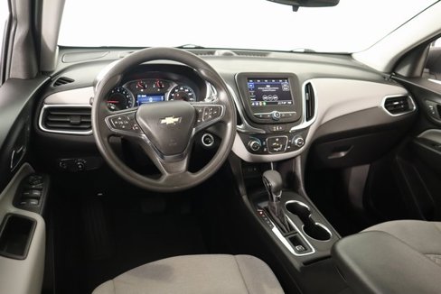 Used 2024 Chevrolet Equinox LS w/ LS Convenience Package image 2