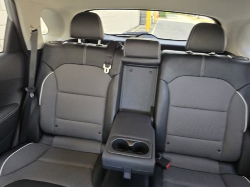 Used 2022 Kia Niro EX image 45