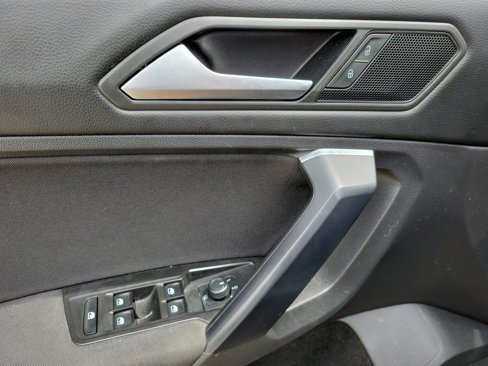 Used 2021 Volkswagen Tiguan S image 16