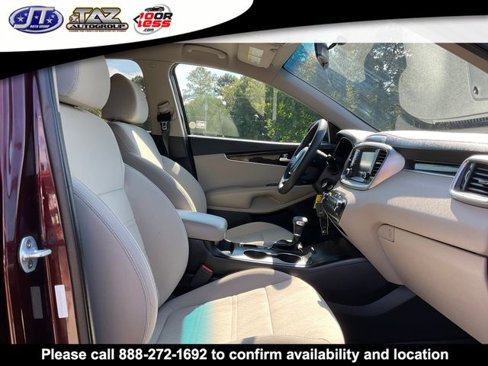Used 2019 Kia Sorento LX image 15