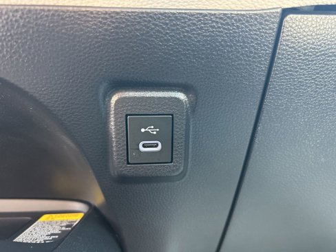 Used 2025 Toyota Corolla LE image 28