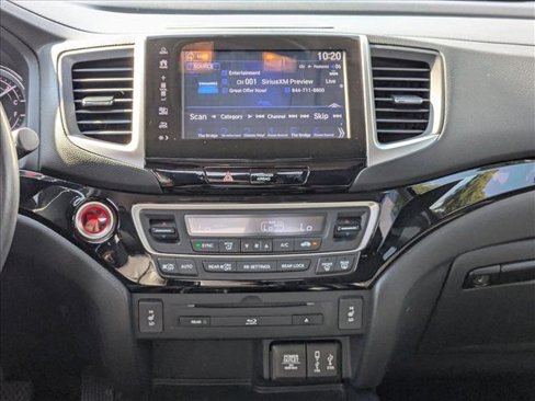 Used 2017 Honda Pilot Touring image 15