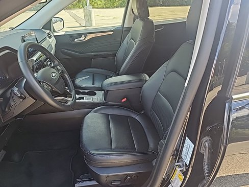 Certified 2021 Ford Escape Titanium image 23