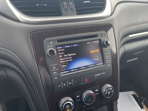 Used 2015 Chevrolet Traverse LT image 17