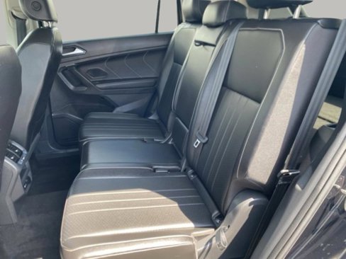 Used 2024 Volkswagen Tiguan SE image 37