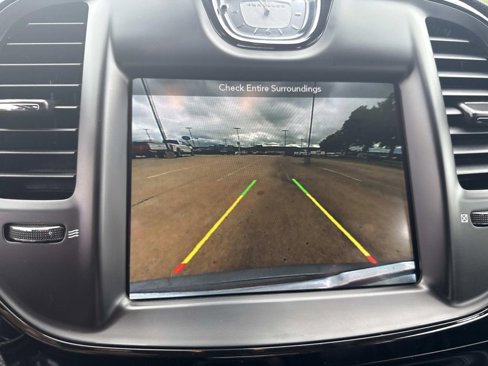 Used 2018 Chrysler 300 S w/ 300S Premium Group image 15