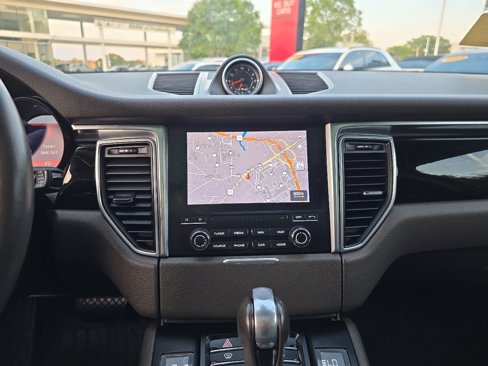 Used 2017 Porsche Macan S image 53