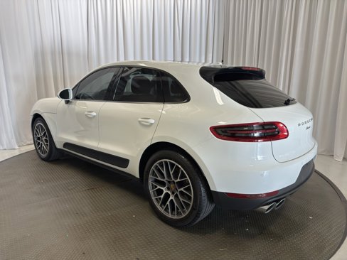 Certified 2018 Porsche Macan Sport Edition image 3