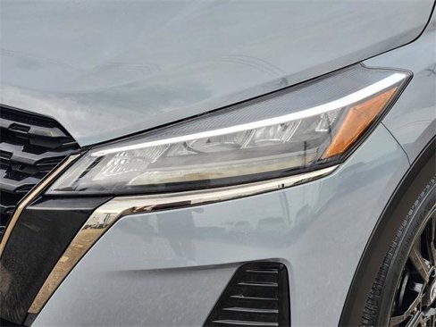 Used 2022 Nissan Kicks SR image 9
