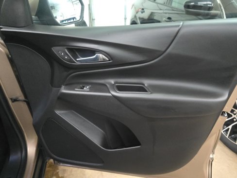 Used 2018 Chevrolet Equinox LT image 5