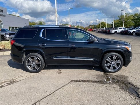 Used 2019 GMC Acadia Denali image 2